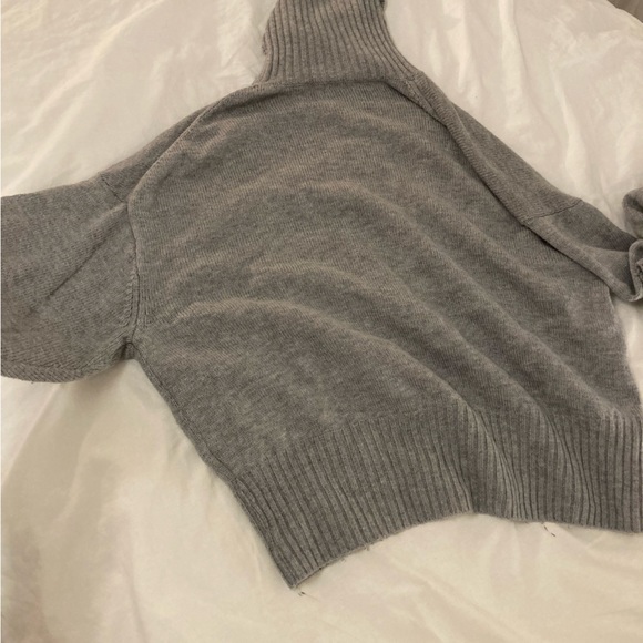 H&M Premium Oversized Turtleneck - Picture 4 of 7